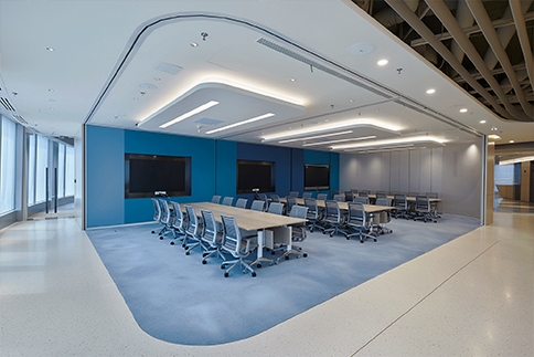 破解室内外空间衔接难题 折叠门系统成家装与商用设计新潮流